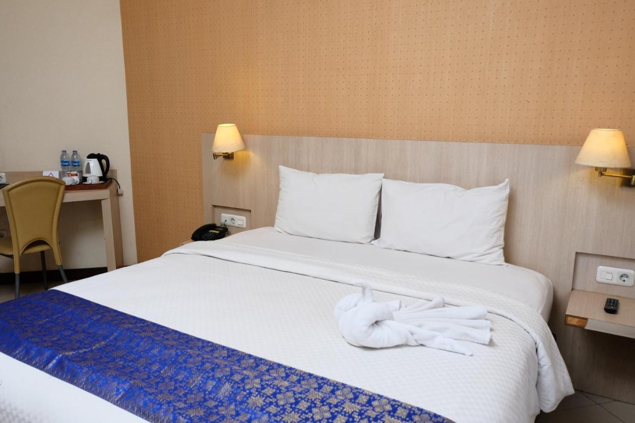 Rio City Hotel Palembang Kültér fotó