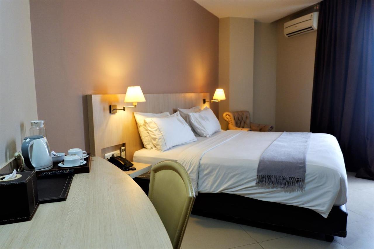 Rio City Hotel Palembang Kültér fotó
