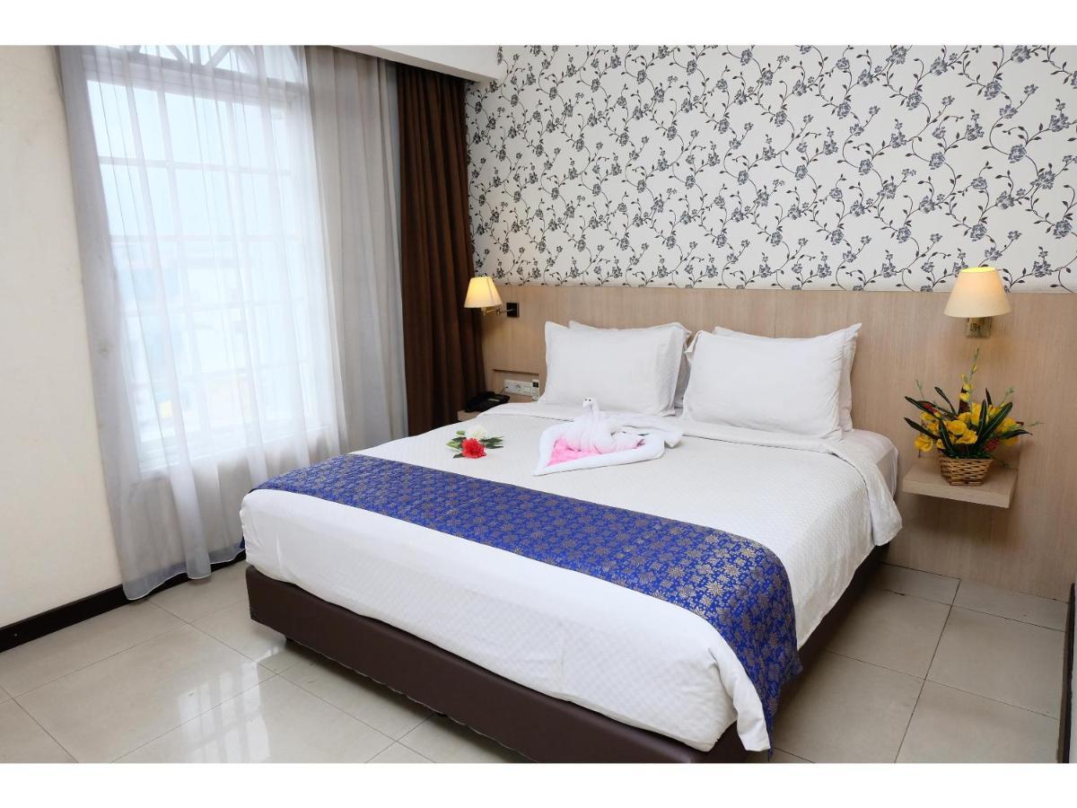 Rio City Hotel Palembang Kültér fotó